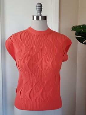 Contemporary Textured Sweater Size Small NEW!